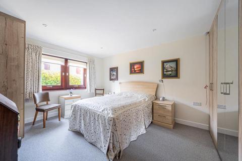 2 bedroom retirement property for sale, 9 Victoria Court,  Henley,  RG9