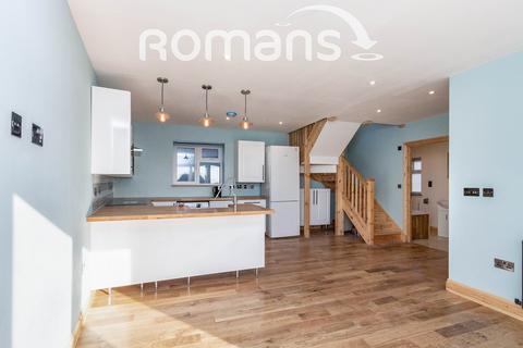 3 bedroom detached house to rent, Upper Hale Road, Farnham, Surrey, GU9