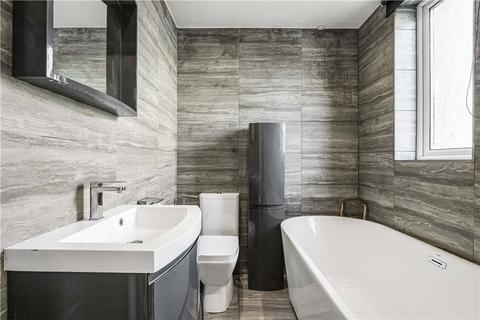 423 Queensbridge Road, London, E8 3AS