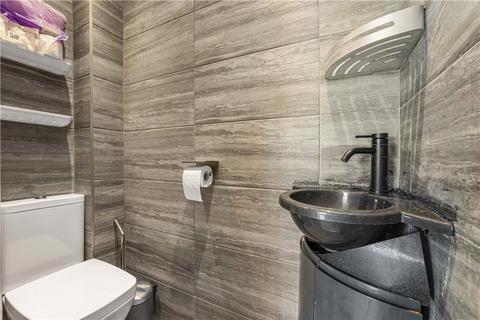 423 Queensbridge Road, London, E8 3AS