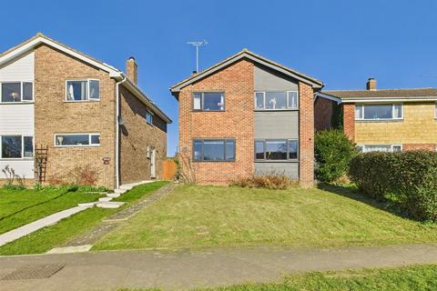 4 bedroom detached house for sale, Stonechat Avenue, Abbeydale, Gloucester