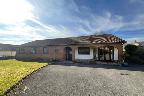 4 bedroom detached bungalow for sale, Maesquarre Road, Ammanford SA18