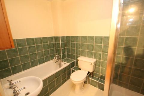 1 bedroom apartment to rent, Maybury Road, Woking GU21