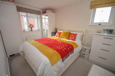 2 bedroom apartment for sale, Redwood Avenue, South Shields