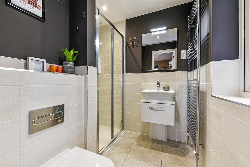 En Suite Shower Room