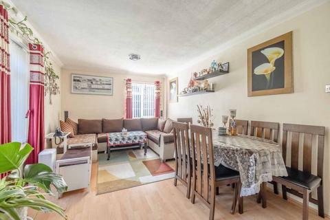 2 bedroom apartment for sale, Arborfield Close, Slough SL1