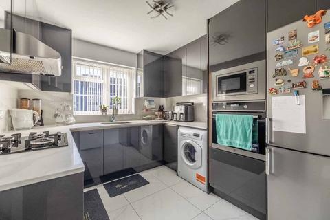 2 bedroom apartment for sale, Arborfield Close, Slough SL1
