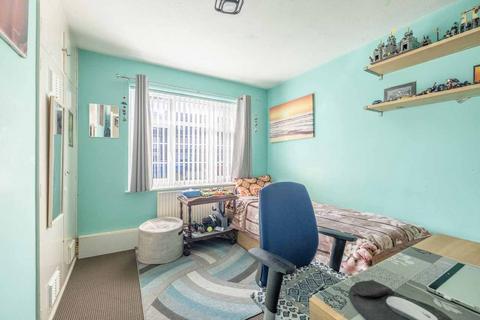 2 bedroom apartment for sale, Arborfield Close, Slough SL1
