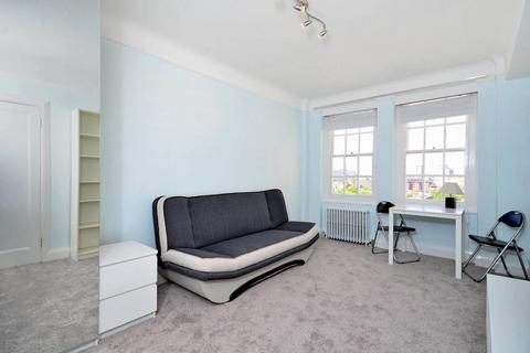 Studio to rent, Gloucester Place, Marylebone, London, NW1