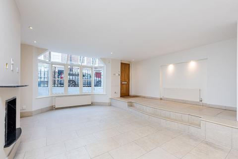 3 bedroom detached house to rent, Yeomans Row, London SW3