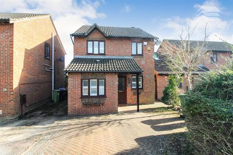 3 bedroom detached house to rent, Milton Keynes MK8