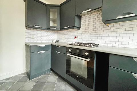 24 Cameron Grove, Eccleshill, Bradford, BD2 3DG