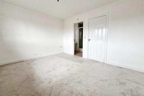 24 Cameron Grove, Eccleshill, Bradford, BD2 3DG