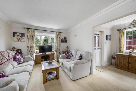 3 bedroom detached house for sale, Merrow Street, Guildford