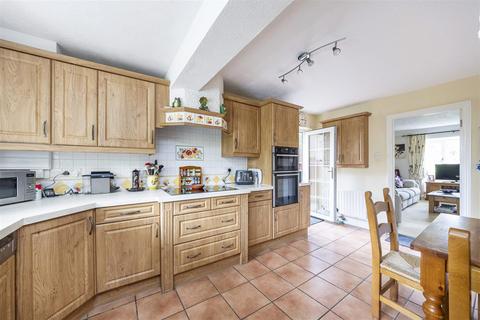 3 bedroom detached house for sale, Merrow Street, Guildford