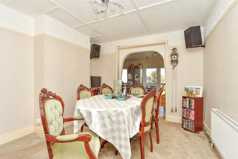 3 bedroom detached house for sale, Queenborough Road, Minster On Sea, Sheerness, Kent