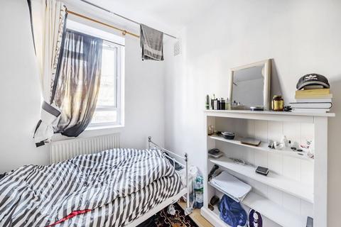3 bedroom flat for sale, Robert Owen House, Bishop's Park, London, SW6