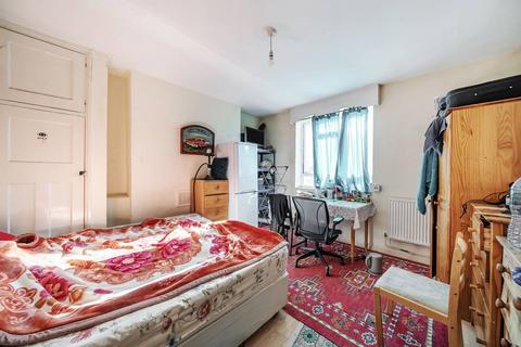 3 bedroom flat for sale, Robert Owen House, Bishop's Park, London, SW6