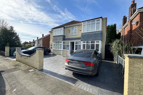 5 bedroom detached house for sale, Cemetery Road, Denton