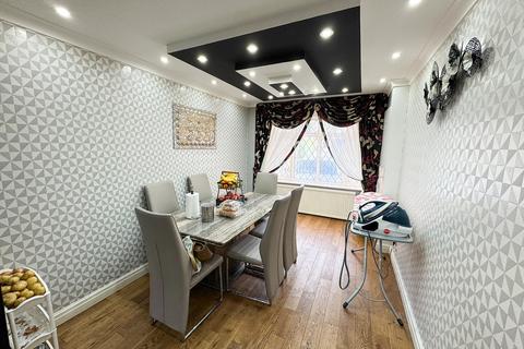 32 Cemetery Road, Denton, Manchester, M34 6ER
