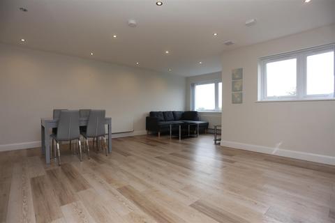 2 bedroom flat to rent, Kings Gate, The Drive, Hove, East Sussex