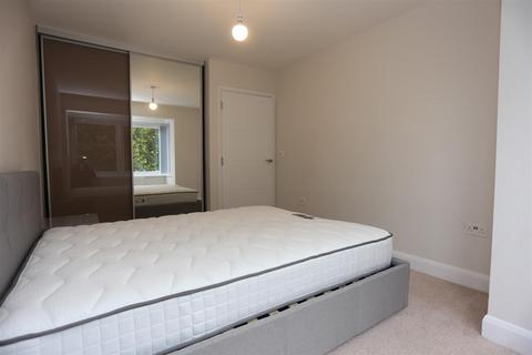 2 bedroom flat to rent, Kings Gate, The Drive, Hove, East Sussex
