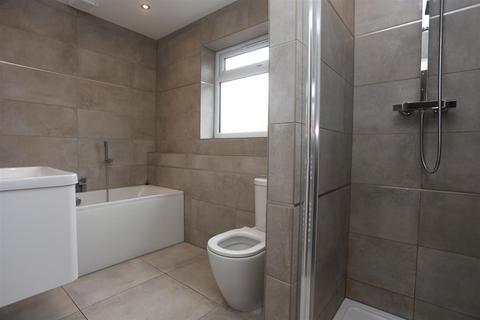2 bedroom flat to rent, Kings Gate, The Drive, Hove, East Sussex