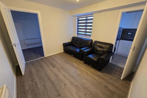 1 bedroom house to rent, Bream Close, London