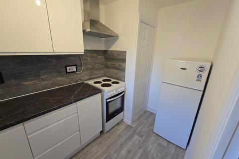 1 bedroom house to rent, Bream Close, London