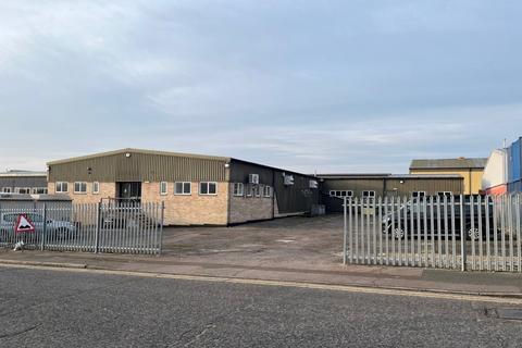 Industrial unit to rent, Iceni House, Stephenson Road, Colchester, Essex, CO4