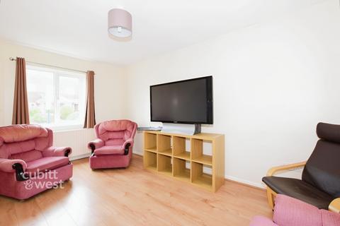 4 bedroom end of terrace house to rent, Barnfield Drive Chichester PO19