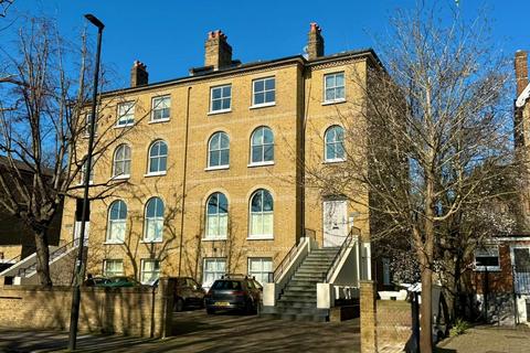 3 bedroom flat to rent, Lancaster Avenue, West Norwood, London SE27