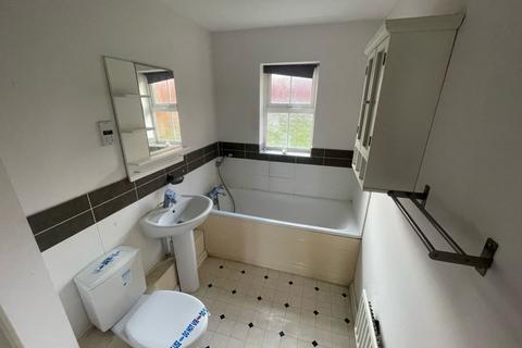 71 Piper Way, Ilford, IG1 4FE