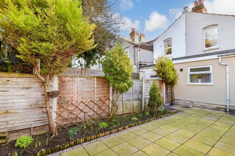 4 bedroom end of terrace house for sale, Foord Street, Rochester, Kent