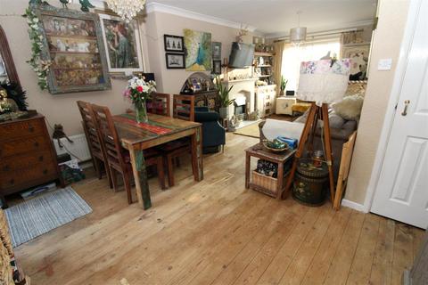 3 bedroom terraced house for sale, West Way, Wick