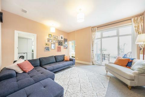 2 bedroom flat for sale, Hilldown Road, London SW16