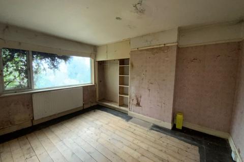 74 Canterbury Road, Penn, Wolverhampton, WV4 4EJ