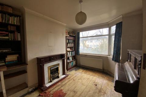 74 Canterbury Road, Penn, Wolverhampton, WV4 4EJ