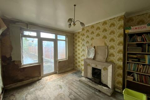 74 Canterbury Road, Penn, Wolverhampton, WV4 4EJ