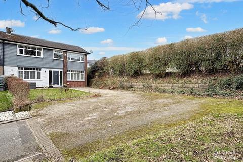 4 bedroom semi-detached house for sale, Cemetery Road, Royton