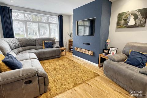4 bedroom semi-detached house for sale, Cemetery Road, Royton