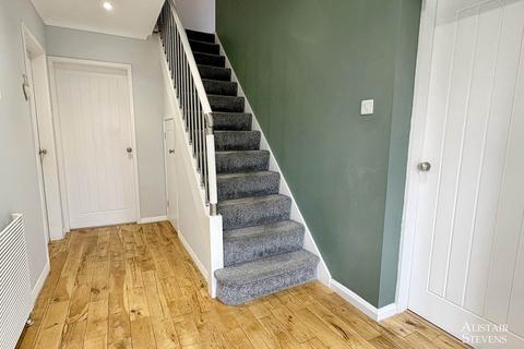 4 bedroom semi-detached house for sale, Cemetery Road, Royton