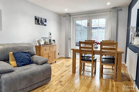 40 Cemetery Road, Royton, Oldham, OL2 5SW