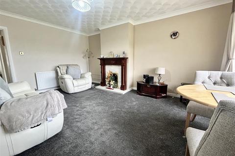 2 bedroom semi-detached bungalow for sale, Eastwood Grove, Garforth, Leeds