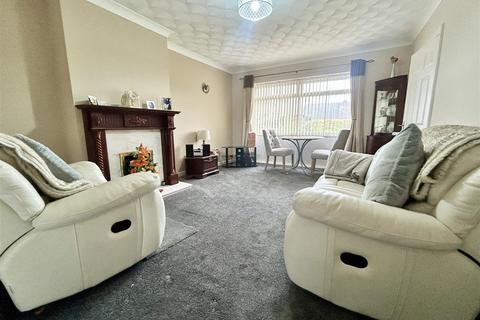 2 bedroom semi-detached bungalow for sale, Eastwood Grove, Garforth, Leeds