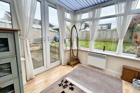 2 bedroom semi-detached bungalow for sale, Eastwood Grove, Garforth, Leeds