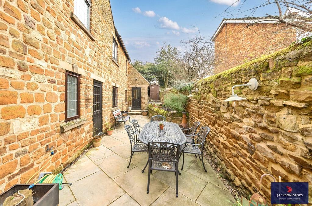 Side Courtyard