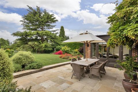 Oakwood Quarry Road, Oxted, RH8 9HF