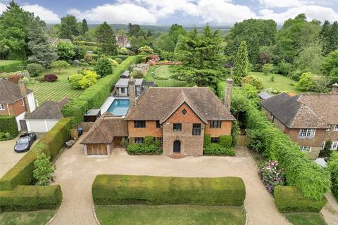 Oakwood Quarry Road, Oxted, RH8 9HF