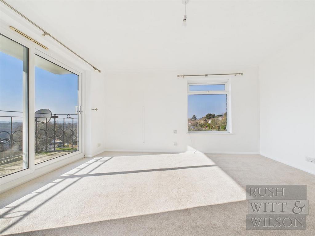 CAM03417 G0-PR0557-STILL005.jpg